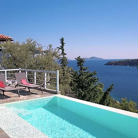 فيلة Sleeps 8 Pool Air Con Wifi *