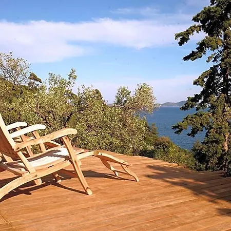 Sleeps 8 Pool Air Con Wifi فيلة Isomata