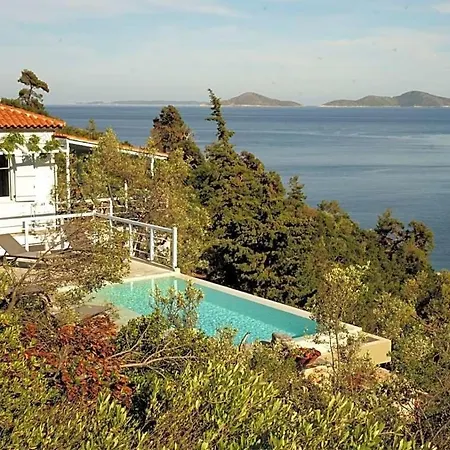 Sleeps 8 Pool Air Con Wifi *