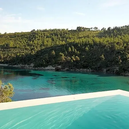 فيلة Sleeps 8 Pool Air Con Wifi