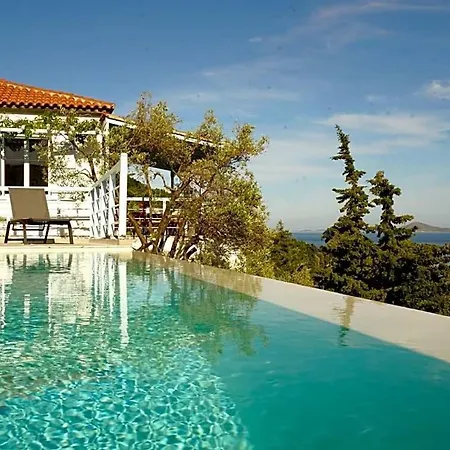 فيلة Sleeps 8 Pool Air Con Wifi *