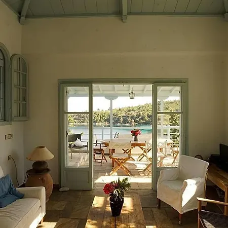 فيلة Sleeps 8 Pool Air Con Wifi