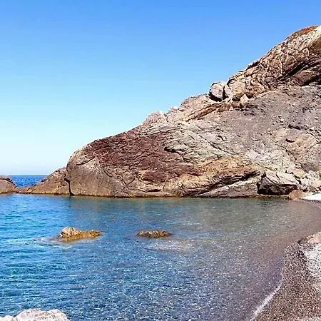Sleeps 8 Pool Air Con Wifi فيلة