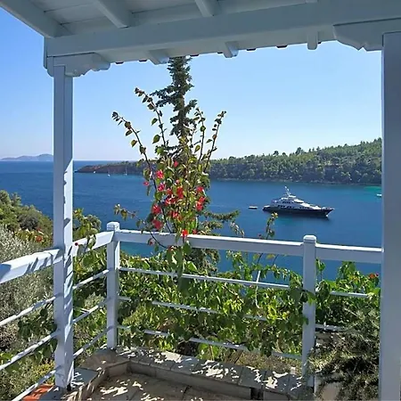 Sleeps 8 Pool Air Con Wifi *