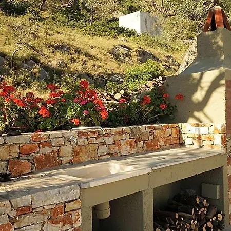 Sleeps 8 Pool Air Con Wifi فيلة Isomata