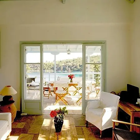 Sleeps 8 Pool Air Con Wifi فيلة *