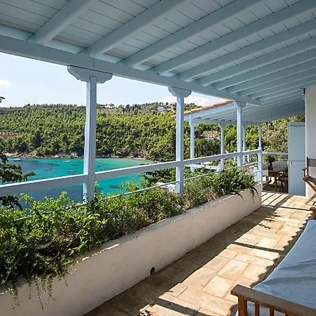 Sleeps 8 Pool Air Con Wifi فيلة Isomata