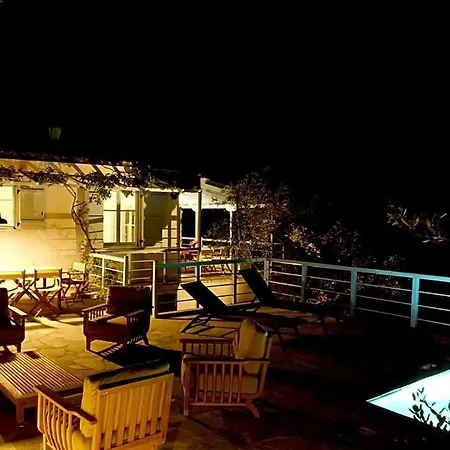 Sleeps 8 Pool Air Con Wifi فيلة *