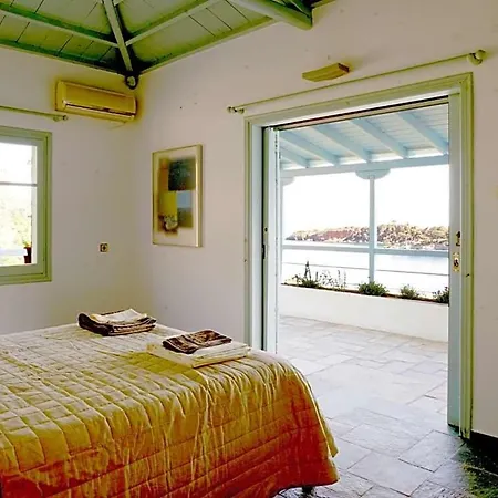 Sleeps 8 Pool Air Con Wifi فيلة Isomata