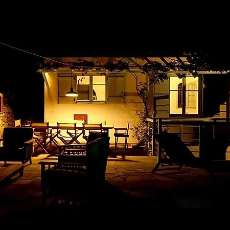 Sleeps 8 Pool Air Con Wifi Isomata