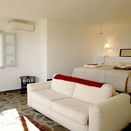فيلة Sleeps 8 Pool Air Con Wifi Isomata